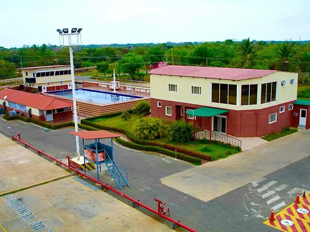 Campo de entrenamiento de Fire School en Tía Juana
